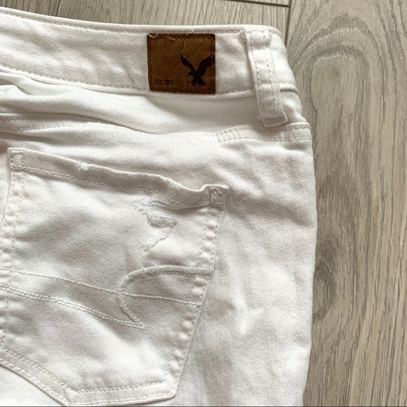 AE- White Distressed Stretch Jegging Crop - Picture 5 of 8